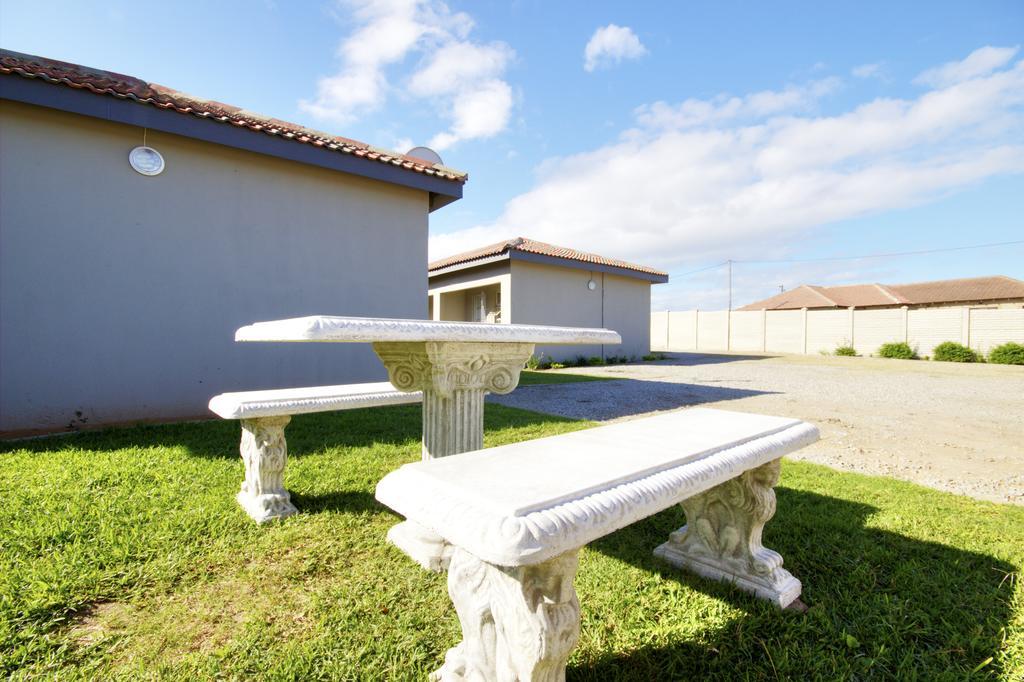 Minilitha Lodge Richardsbaai Buitenkant foto